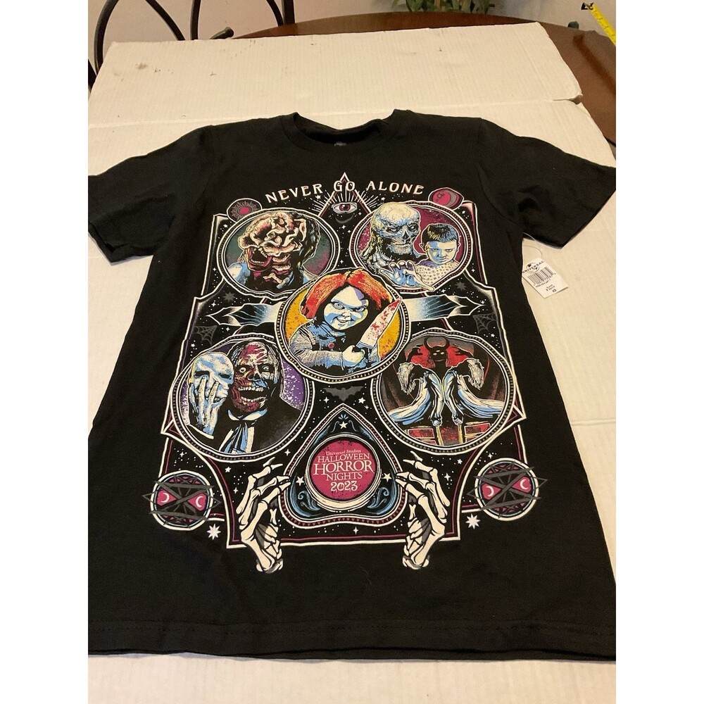 Universal Studios Hollywood HHN 2023 - NEVER GO ALONE T-Shirt XS